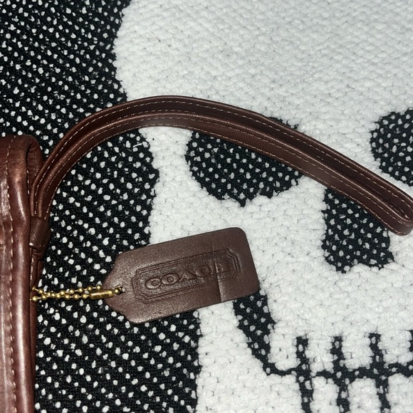Vintage Coach leather clutch - Picture 5 of 5
